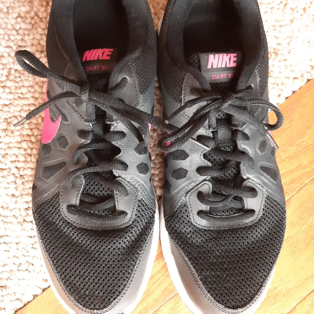 Nike Dart XI Sneakers size 11